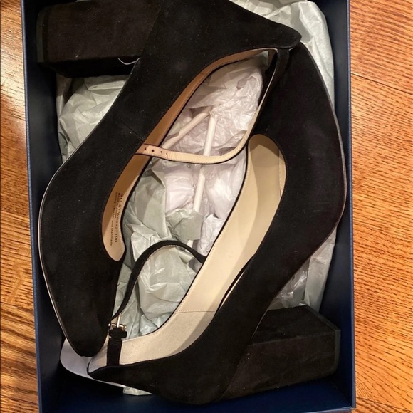Perfect for holiday season! Cole Haan shoes in box! Gently worn once! - Picture 4 of 4